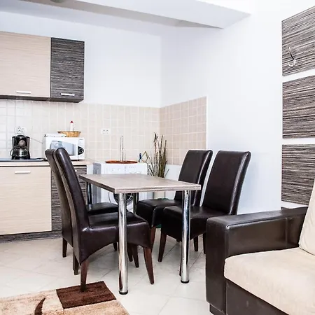 Hotel de apartamente Club 2*