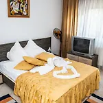 Aparthotel Club 3*